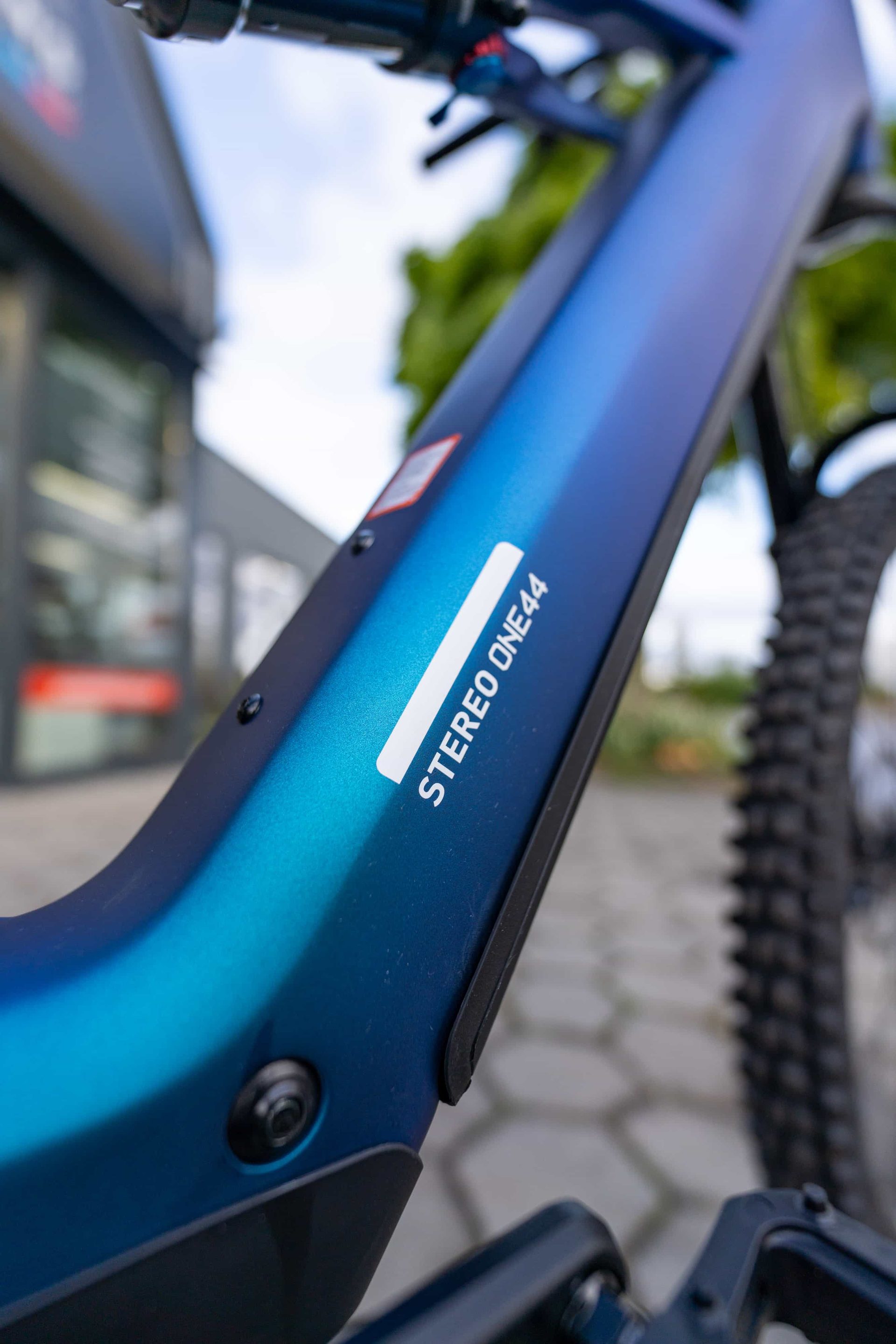 Rahmendetail eines CUBE Stereo Hybrid ONE44 HPC E-Mountainbikes