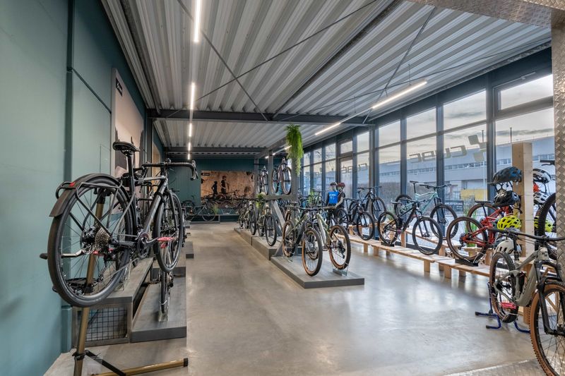 Einblick in den CUBE Store Dingolfing: Bild 2