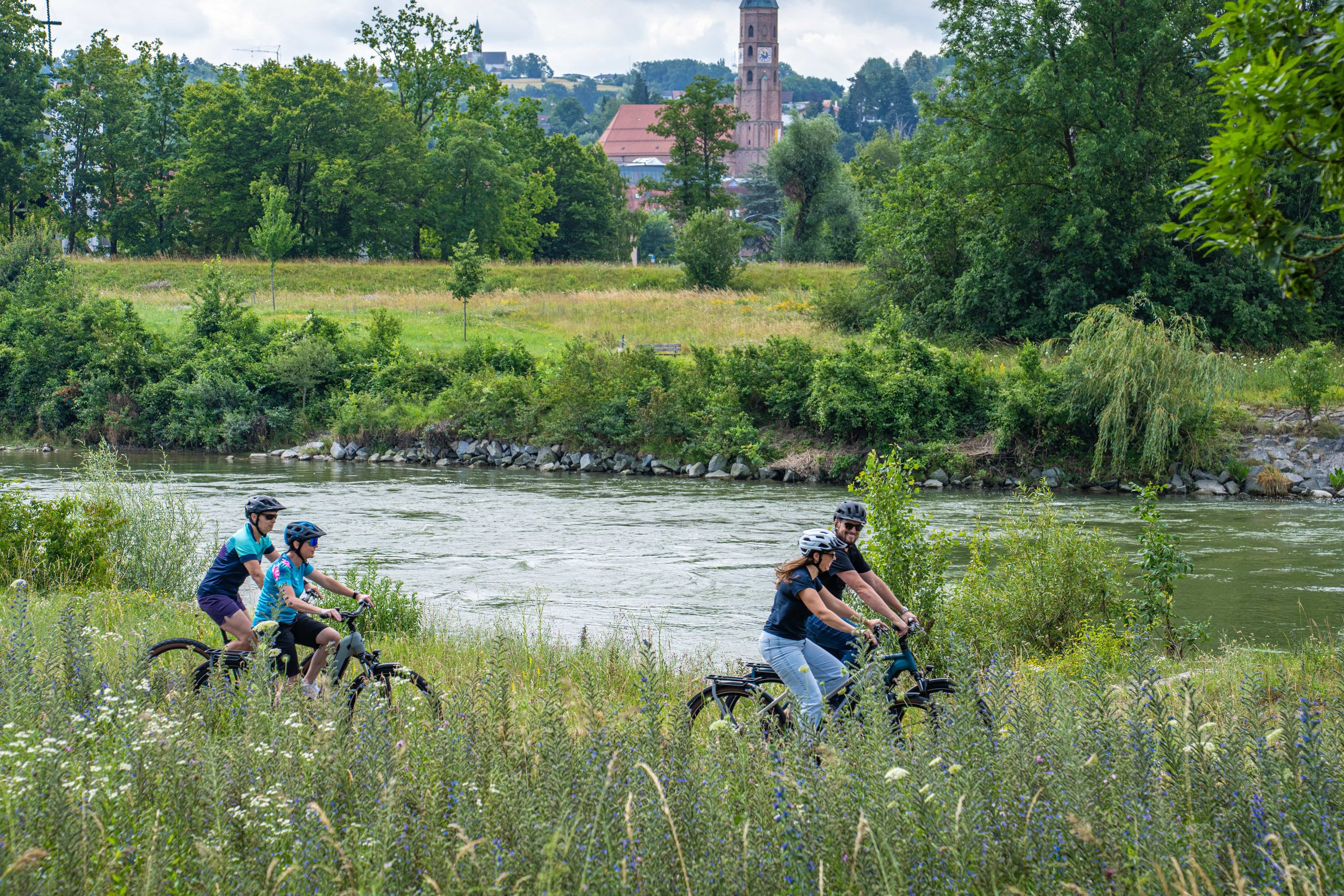 Beitragsbild: Radfahren rund um Dingolfing: Deine Möglichkeiten im Isartal